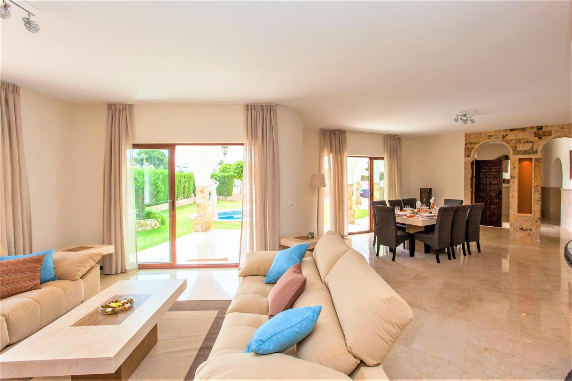 Summer Offers! Fabulous Luxury Villa Near The Beach Sleeps 8 Benalmádena Eksteriør bilde