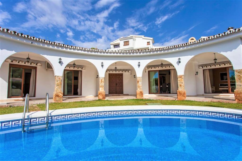 Summer Offers! Fabulous Luxury Villa Near The Beach Sleeps 8 Benalmádena Eksteriør bilde