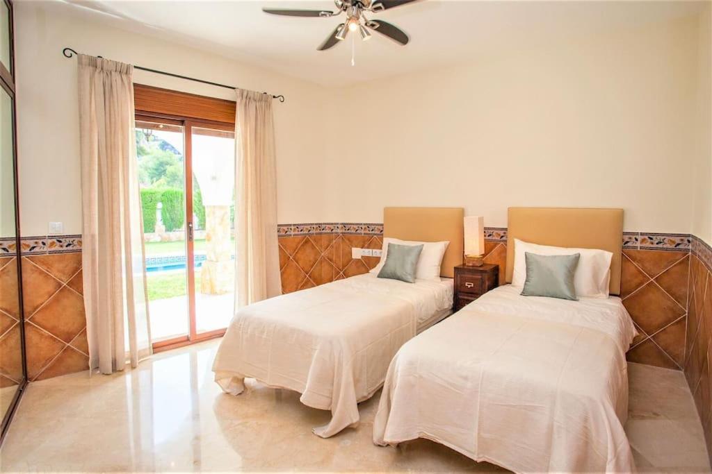 Summer Offers! Fabulous Luxury Villa Near The Beach Sleeps 8 Benalmádena Eksteriør bilde