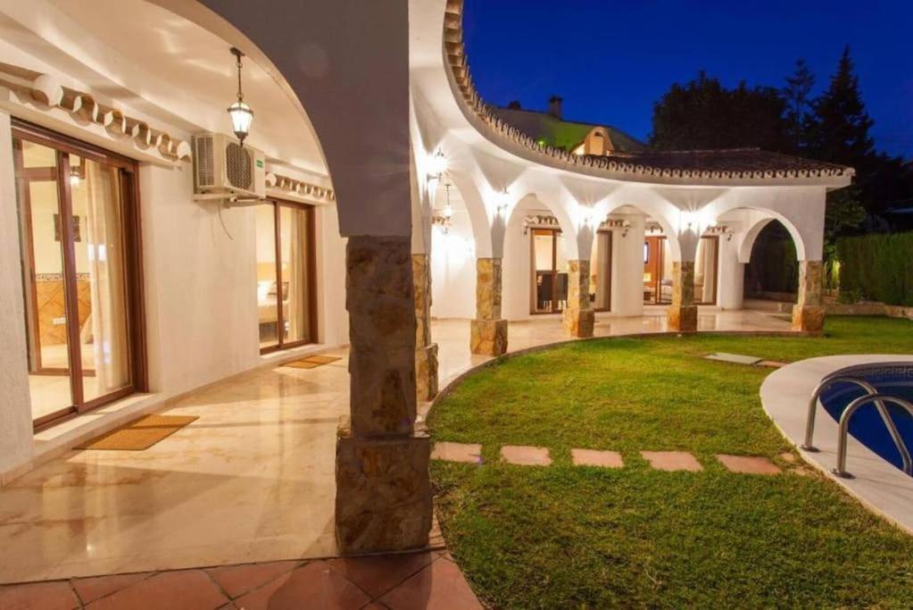 Summer Offers! Fabulous Luxury Villa Near The Beach Sleeps 8 Benalmádena Eksteriør bilde
